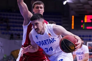 POLUVREME - Spartak bliži tituli, nezadrživi Henlan!
